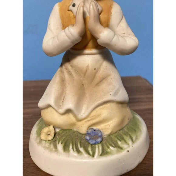 Ceramic statue Girl Kneeling to Praying. Vintage Mexico 5.5” Tall - Picture 3 of 6